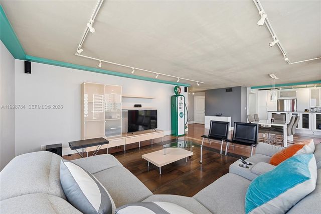 2800 E Sunrise Blvd 7F, Fort Lauderdale, FL 33304