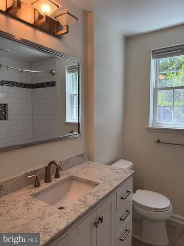 3064 S BUCHANAN ST, Arlington, VA 22206