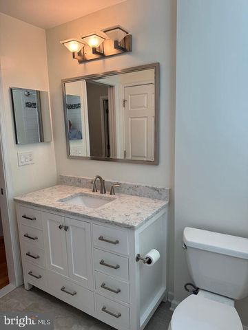 3064 S BUCHANAN ST, Arlington, VA 22206