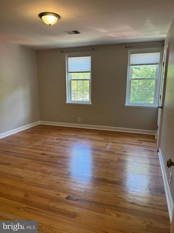 3064 S BUCHANAN ST, Arlington, VA 22206