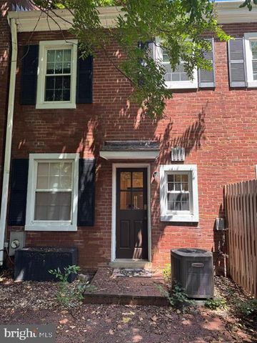 3064 S BUCHANAN ST, Arlington, VA 22206