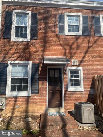 3064 S BUCHANAN ST, Arlington, VA 22206