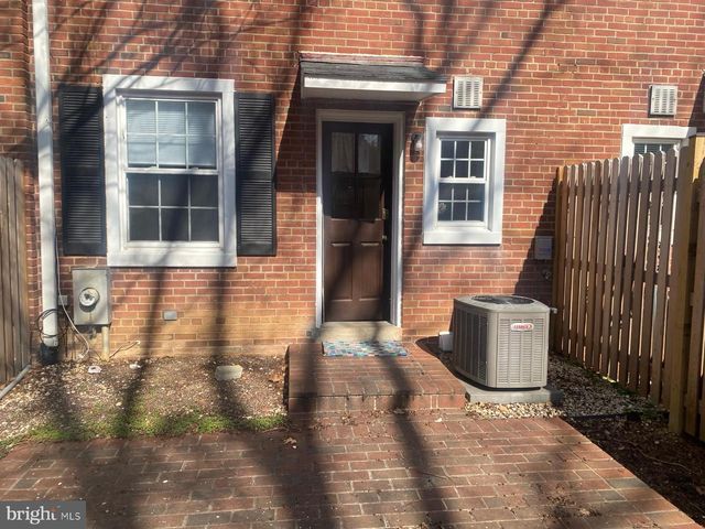 3064 S BUCHANAN ST, Arlington, VA 22206