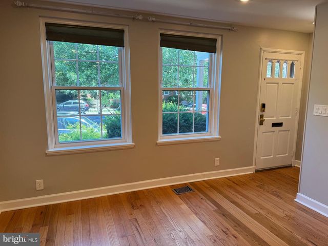 3064 S BUCHANAN ST, Arlington, VA 22206