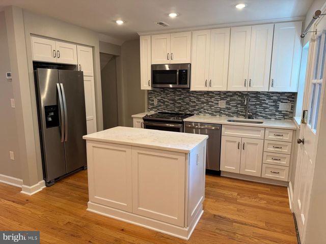 3064 S BUCHANAN ST, Arlington, VA 22206