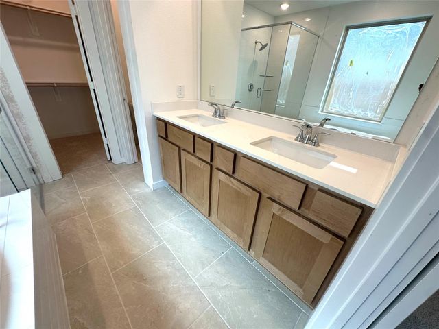 5523 Silk Petal Drive, Rosenberg, TX 77471