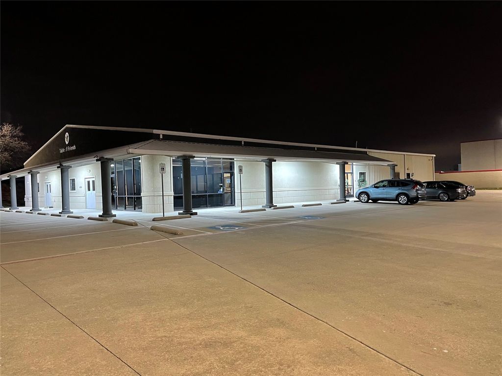 6616 Davis Boulevard D, North Richland Hills, TX 76182