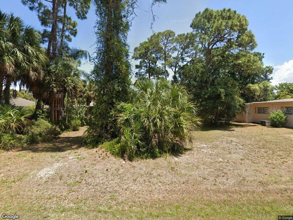 2530 LAKESHORE CIRCLE, Port Charlotte, FL 33952