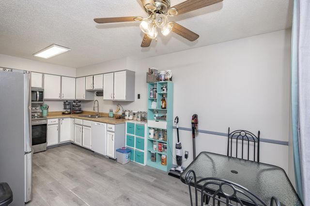 2321 Country Club Parkway, Moorhead, MN 56560