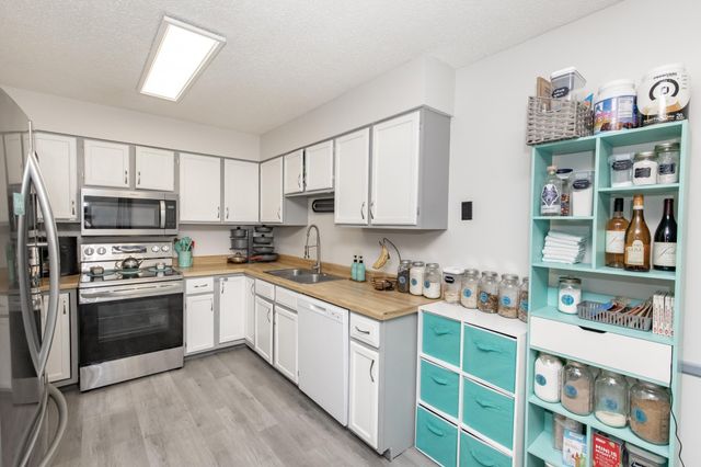 2321 Country Club Parkway, Moorhead, MN 56560