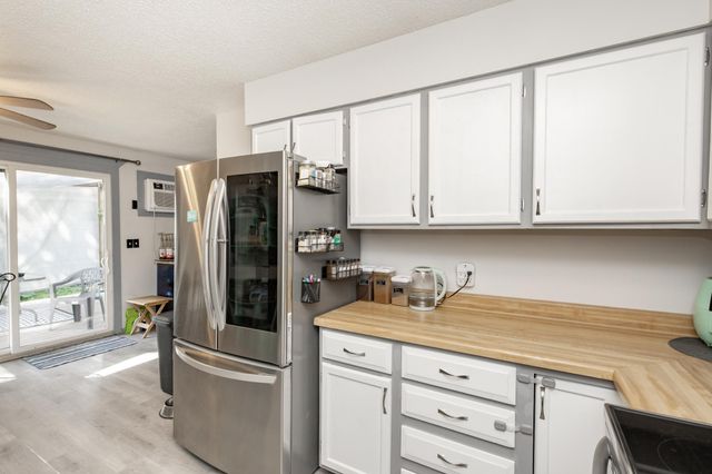2321 Country Club Parkway, Moorhead, MN 56560