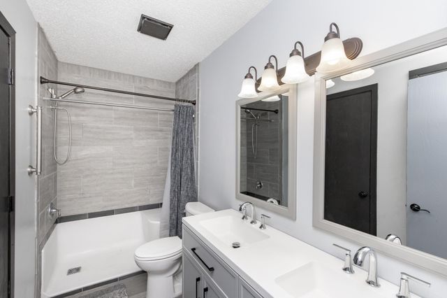 2321 Country Club Parkway, Moorhead, MN 56560