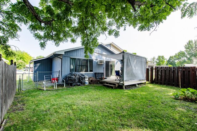 2321 Country Club Parkway, Moorhead, MN 56560