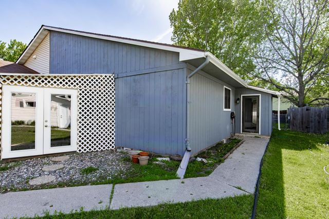 2321 Country Club Parkway, Moorhead, MN 56560