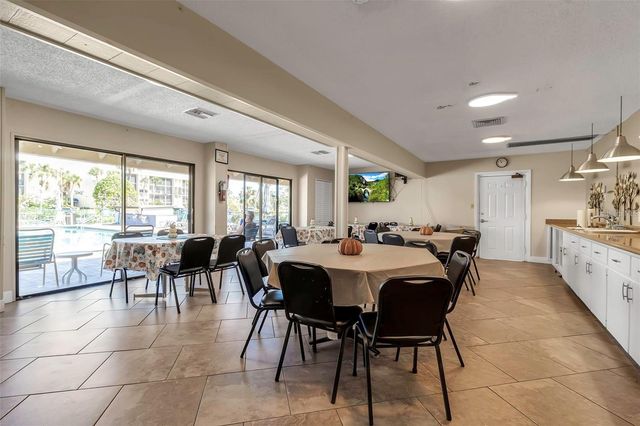 4119 61ST AVENUE TERRACE W 102, Bradenton, FL 34210