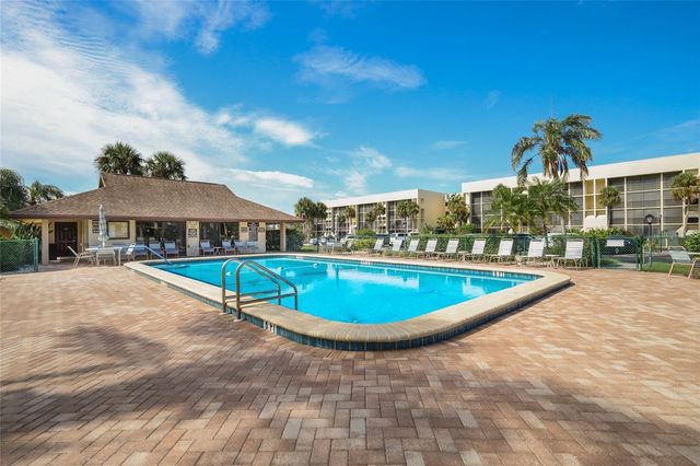 4119 61ST AVENUE TERRACE W 102, Bradenton, FL 34210