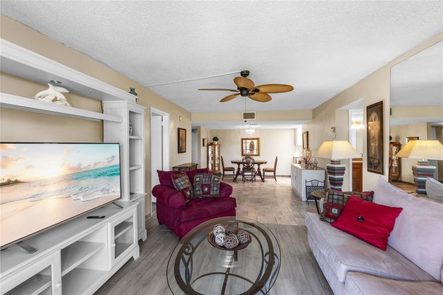 4119 61ST AVENUE TERRACE W 102, Bradenton, FL 34210
