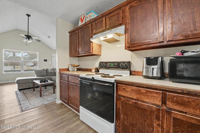 10307 Cottage Court, D'iberville, MS 39540