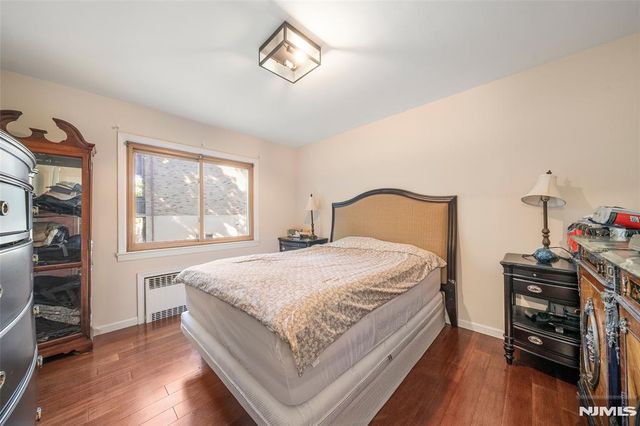 553 Ray Avenue, Ridgefield, NJ 07657