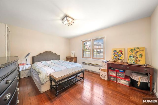 553 Ray Avenue, Ridgefield, NJ 07657