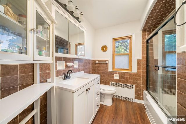 553 Ray Avenue, Ridgefield, NJ 07657