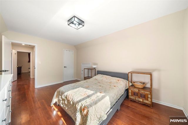 553 Ray Avenue, Ridgefield, NJ 07657