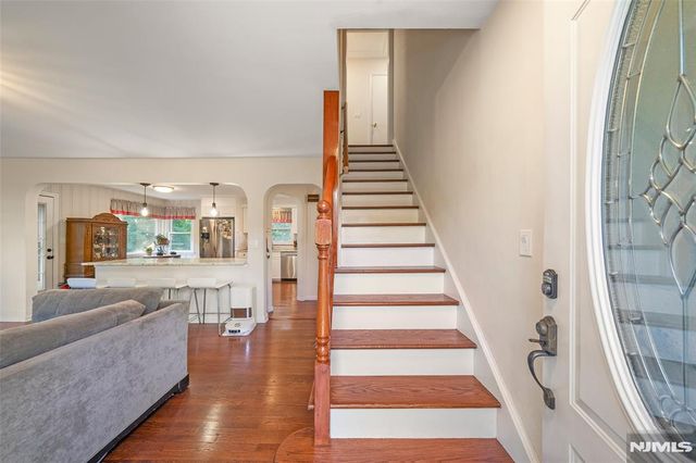 553 Ray Avenue, Ridgefield, NJ 07657