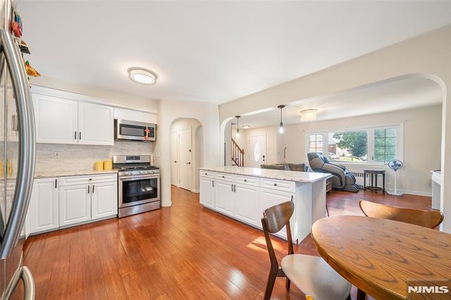 553 Ray Avenue, Ridgefield, NJ 07657