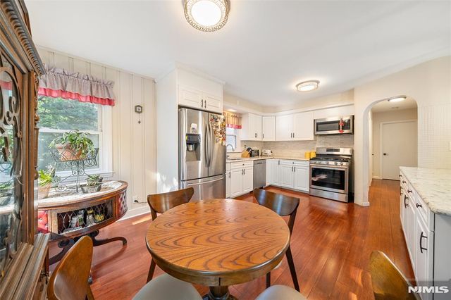 553 Ray Avenue, Ridgefield, NJ 07657