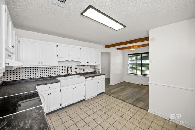 2776 Santa Rosa Circle, Lillian, AL 36549