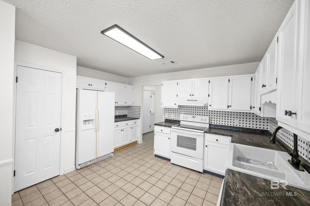 2776 Santa Rosa Circle, Lillian, AL 36549