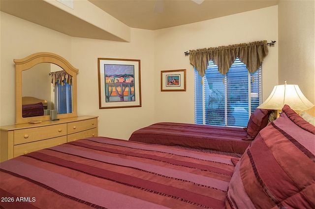 7401 W ARROWHEAD CLUBHOUSE Drive 1086, Glendale, AZ 85308