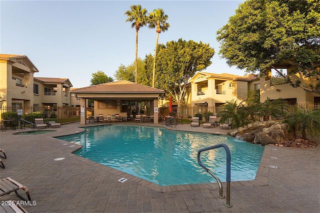 7401 W ARROWHEAD CLUBHOUSE Drive 1086, Glendale, AZ 85308