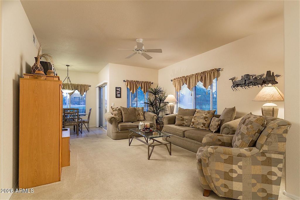 7401 W ARROWHEAD CLUBHOUSE Drive 1086, Glendale, AZ 85308