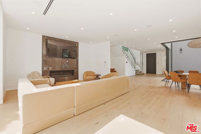 5316 Lennox Avenue, Sherman Oaks, CA 91401