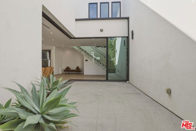 5316 Lennox Avenue, Sherman Oaks, CA 91401