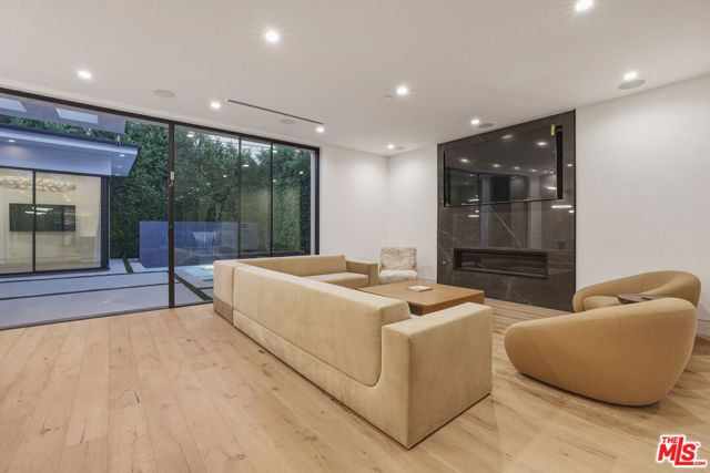 5316 Lennox Avenue, Sherman Oaks, CA 91401