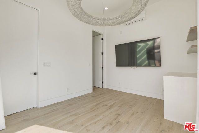 5316 Lennox Avenue, Sherman Oaks, CA 91401