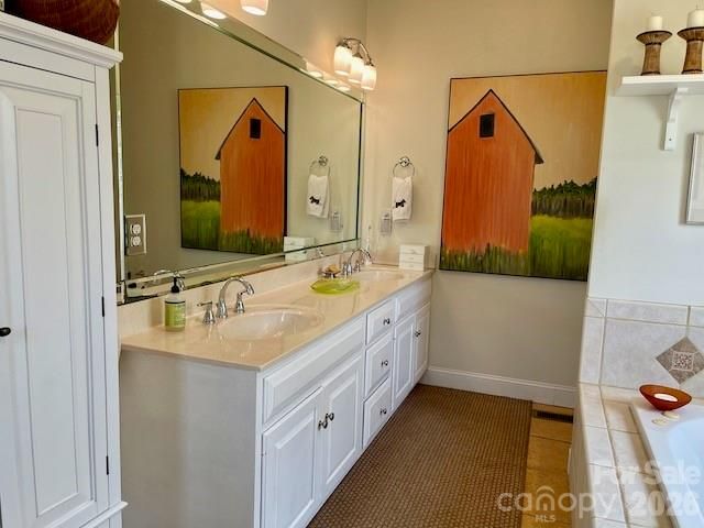 4945 Brookridge Drive NE, Hickory, NC 28601