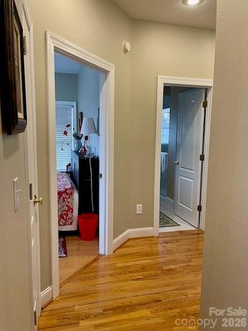 4945 Brookridge Drive NE, Hickory, NC 28601