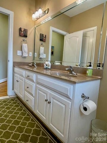 4945 Brookridge Drive NE, Hickory, NC 28601