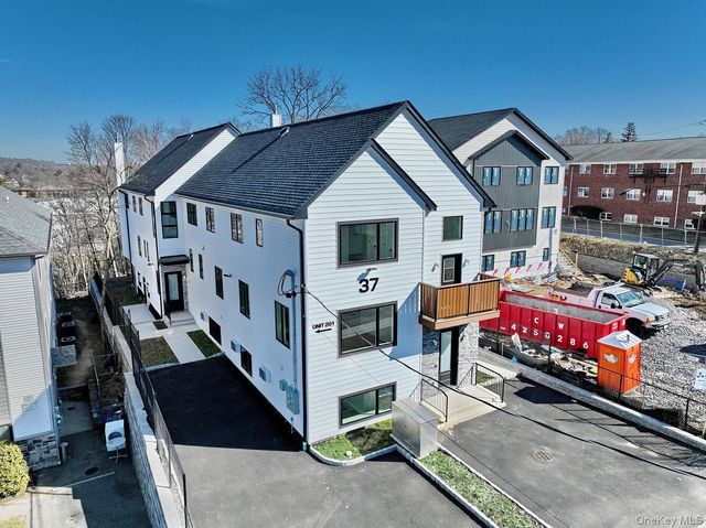37 Ewing Avenue 202, Spring Valley, NY 10977