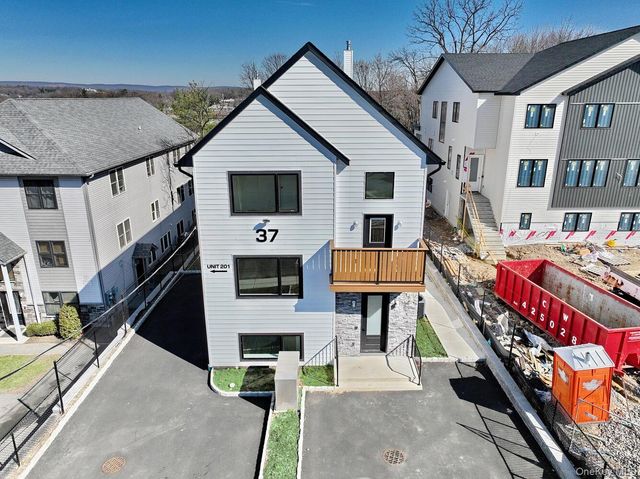 37 Ewing Avenue 202, Spring Valley, NY 10977