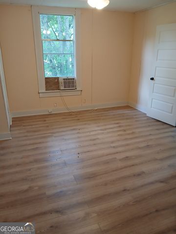 678 Dixie Avenue, Macon, GA 31206