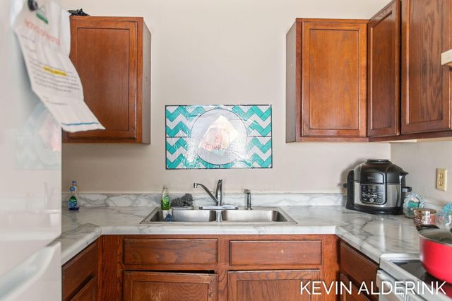 1144 Country Lane, Holland, MI 49423