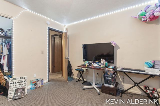 1144 Country Lane, Holland, MI 49423