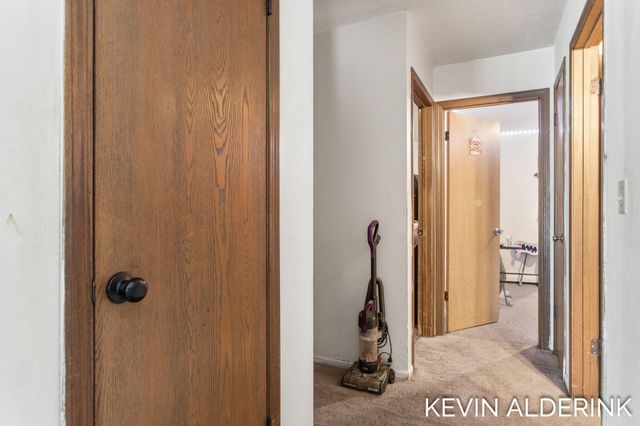 1144 Country Lane, Holland, MI 49423