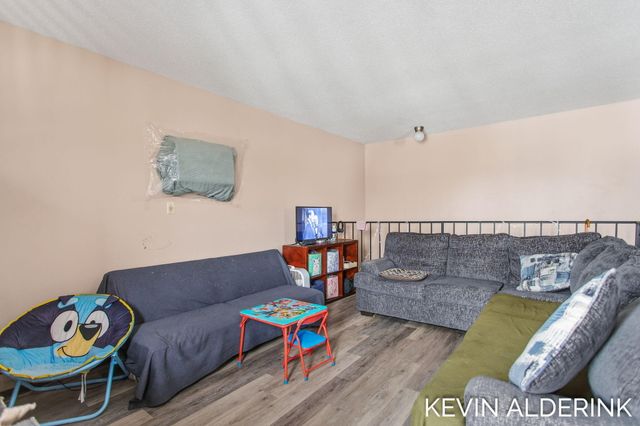 1144 Country Lane, Holland, MI 49423