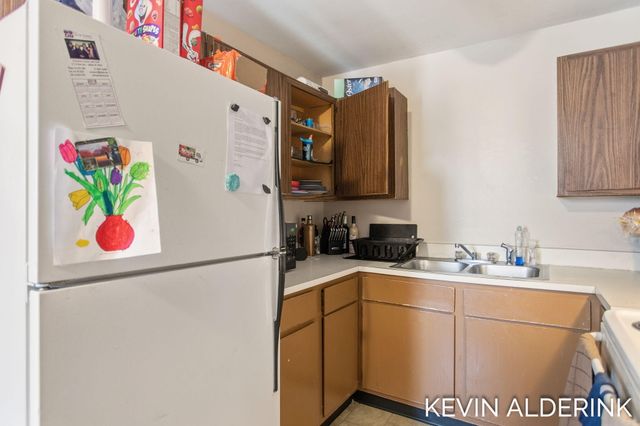 1144 Country Lane, Holland, MI 49423