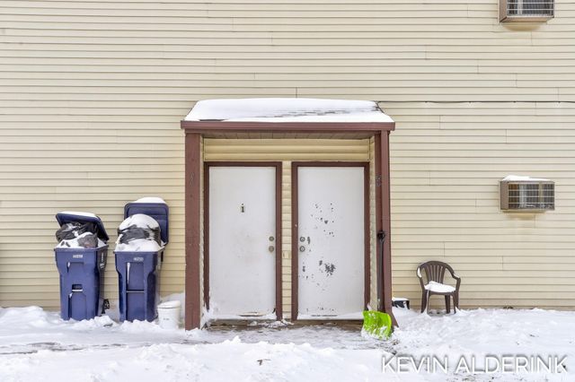 1144 Country Lane, Holland, MI 49423